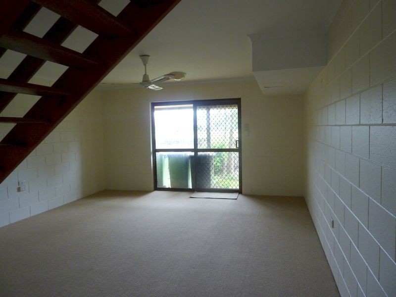 2/17 Sandown Close, Woree QLD 4868