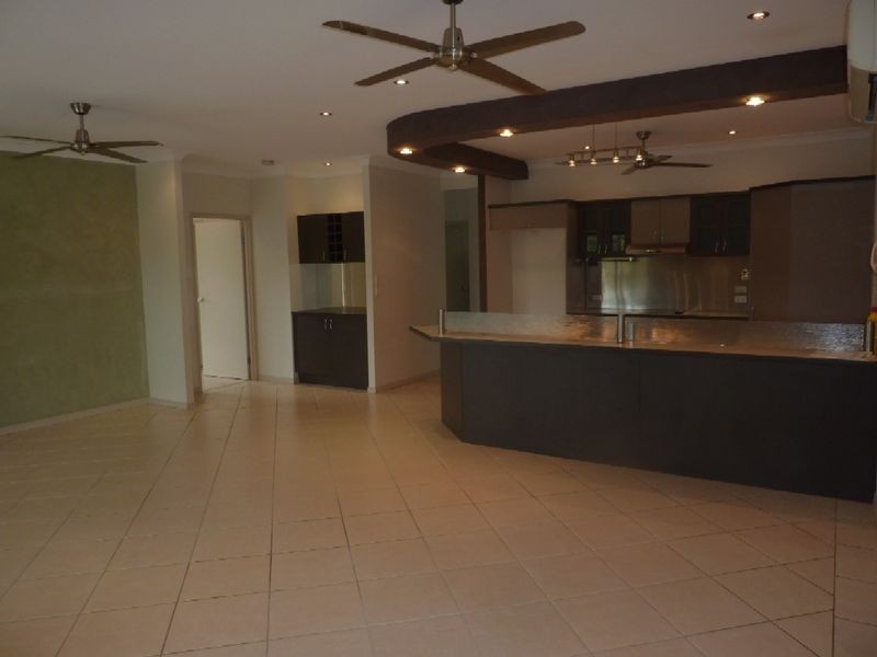 12 Picnic Street, White Rock QLD 4868