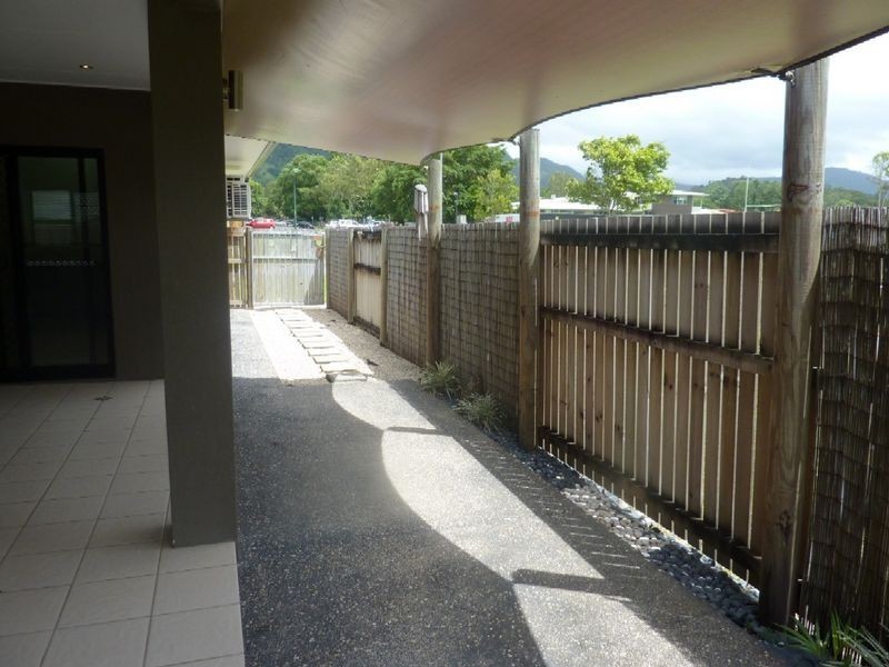 12 Picnic Street, White Rock QLD 4868