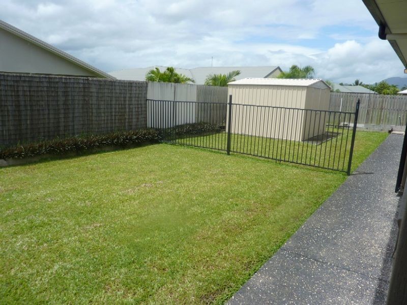 12 Picnic Street, White Rock QLD 4868