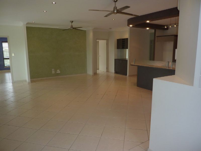 12 Picnic Street, White Rock QLD 4868