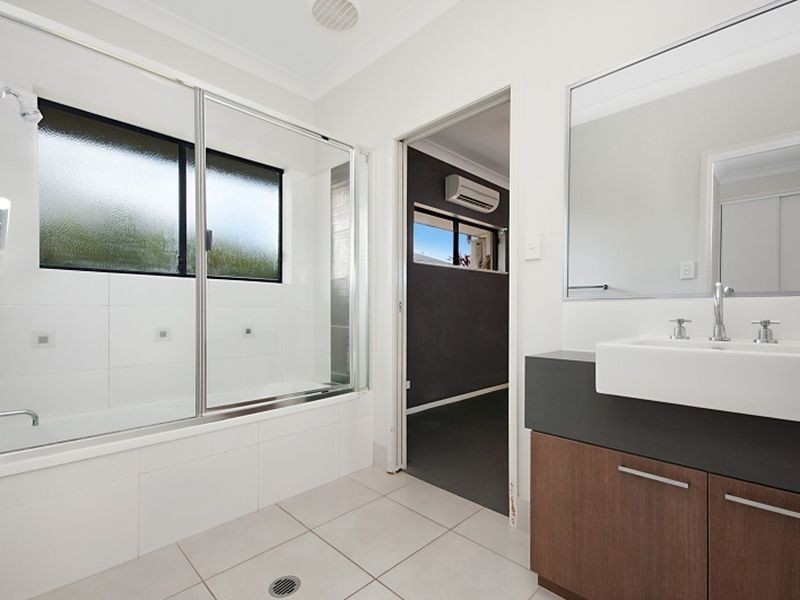 13 Aniston Street, White Rock QLD 4868