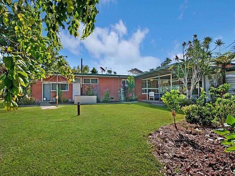 12 Page Street, Earlville QLD 4870