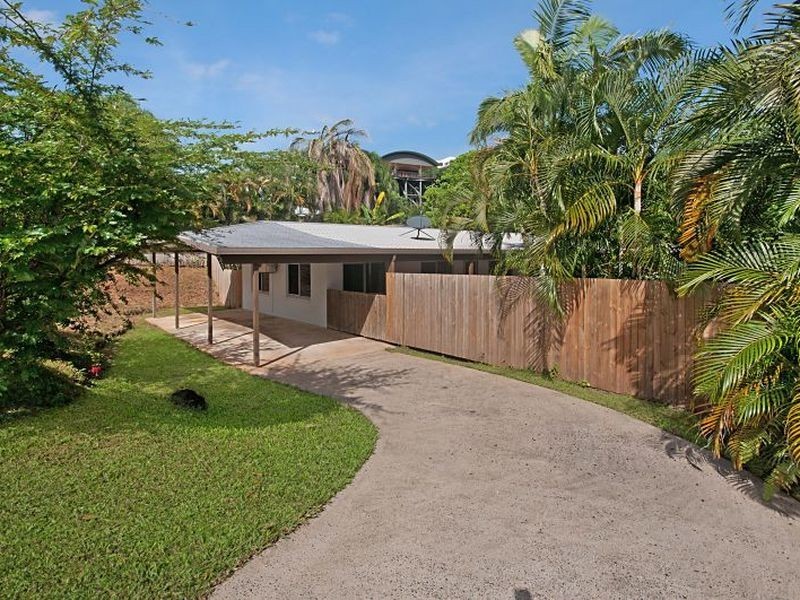 27 Barnes Street, Earlville QLD 4870