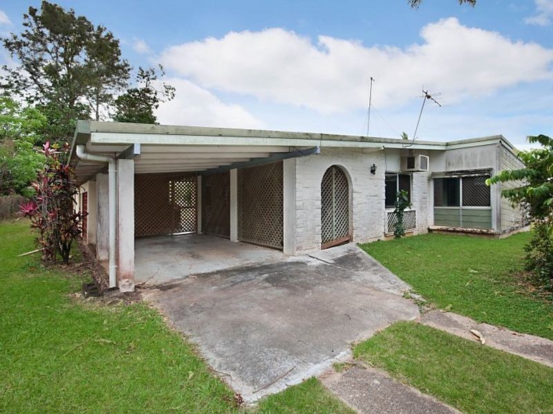 11 Girralong Street, Woree QLD 4868