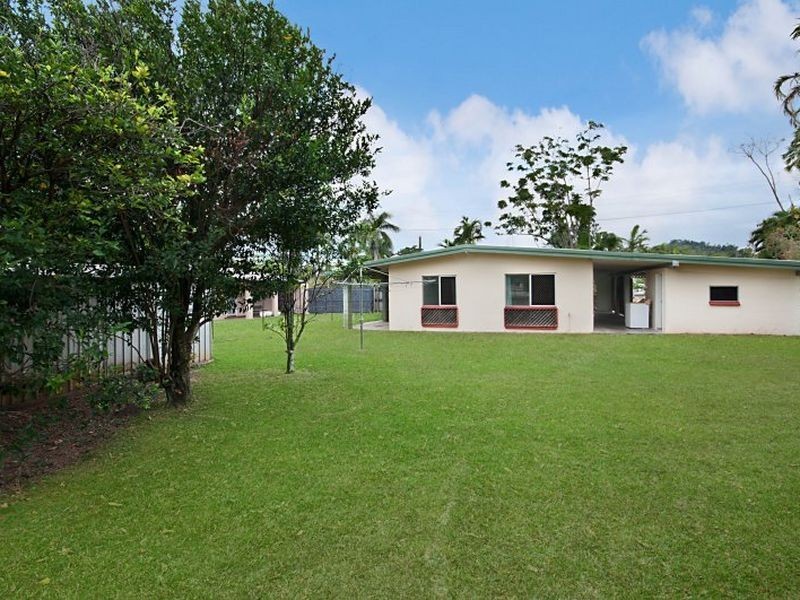 11 Girralong Street, Woree QLD 4868