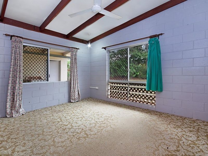 11 Girralong Street, Woree QLD 4868