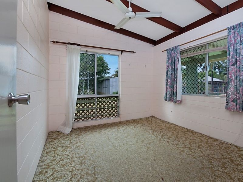 11 Girralong Street, Woree QLD 4868