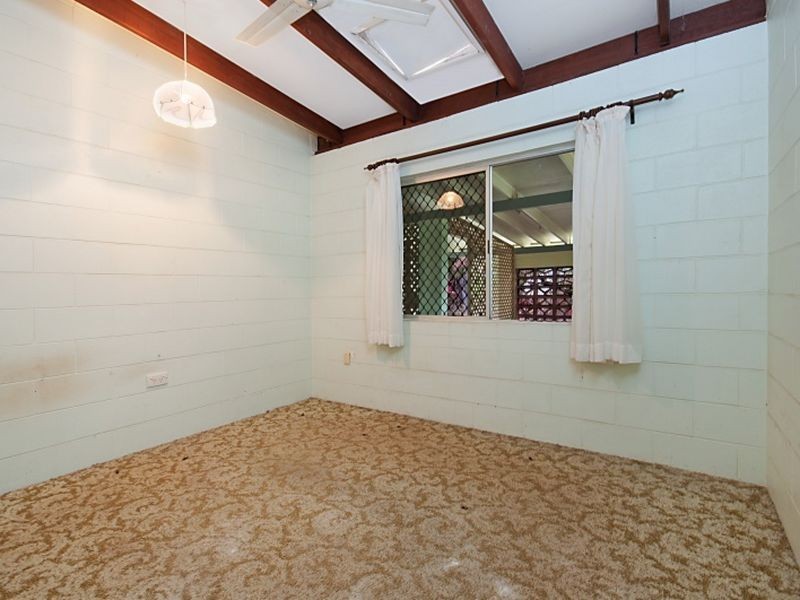 11 Girralong Street, Woree QLD 4868