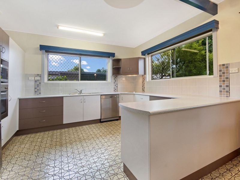 10 Melaleuca Street, Manunda QLD 4870