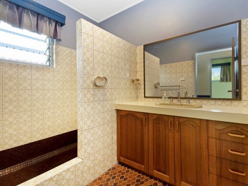 10 Melaleuca Street, Manunda QLD 4870