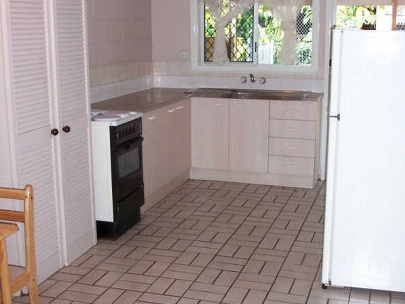 1/10 Sandown Close, Woree QLD 4868