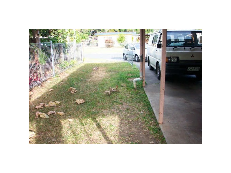 1/10 Sandown Close, Woree QLD 4868