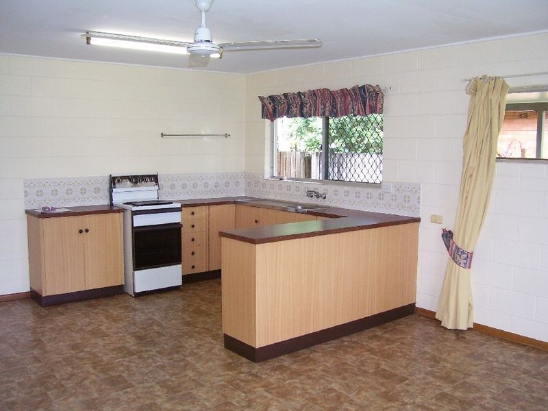 2/5 Page Street, Earlville QLD 4870