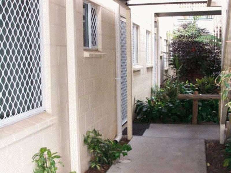 1/7-9 Charlotte Close, Woree QLD 4868