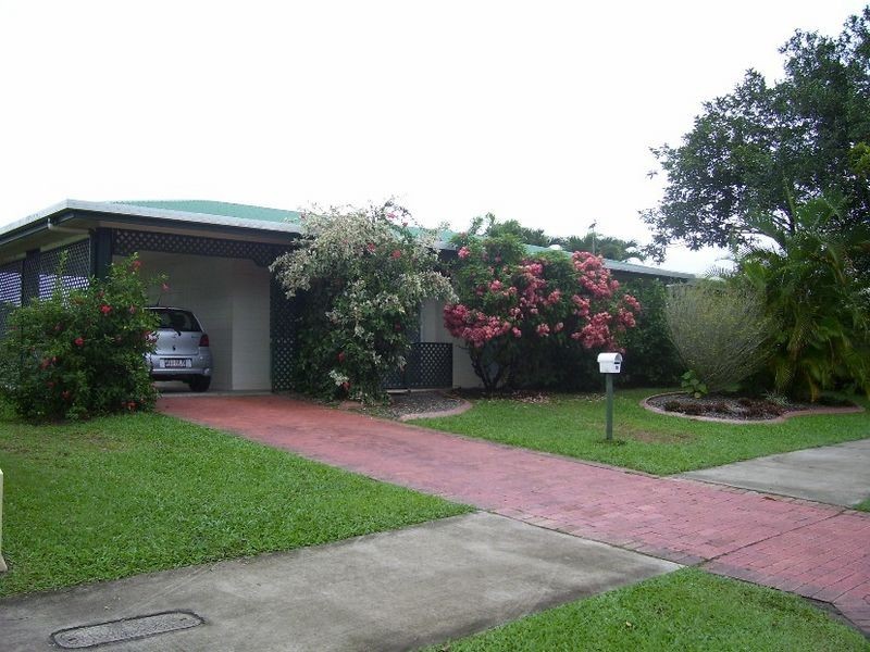 115 Robert Road, Bentley Park QLD 4869