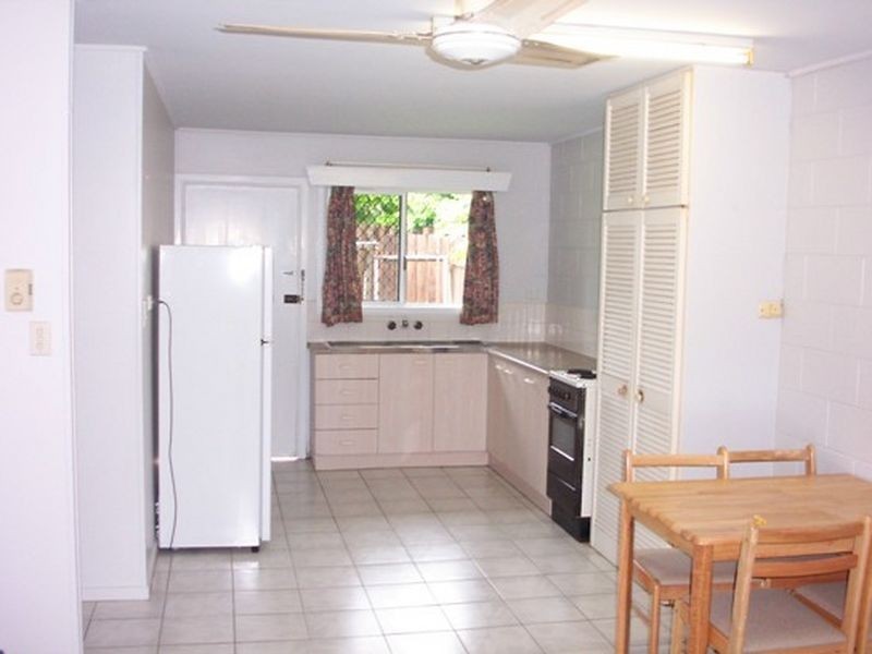 4/10 Sandown Close, Woree QLD 4868