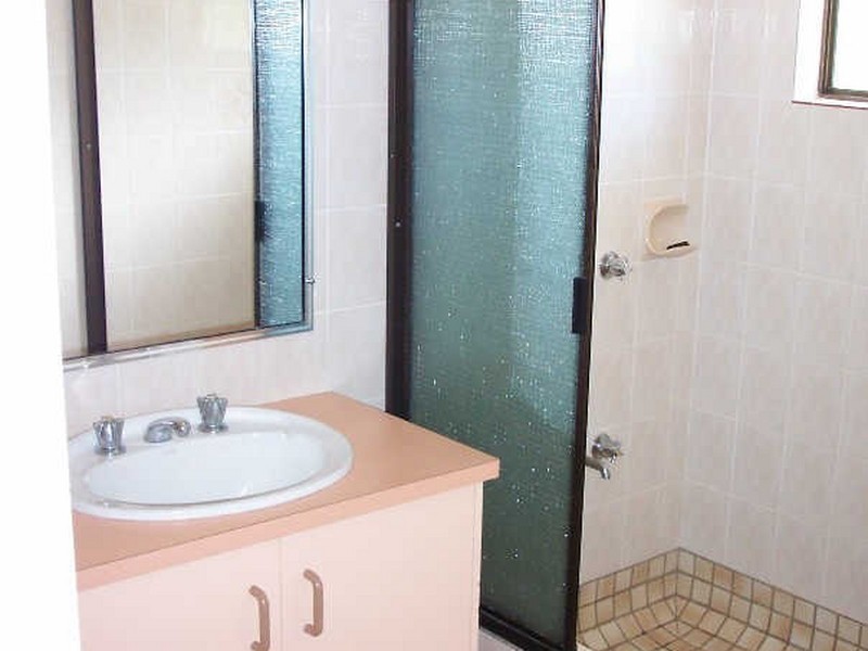 2/13 Sandown Close, Woree QLD 4868