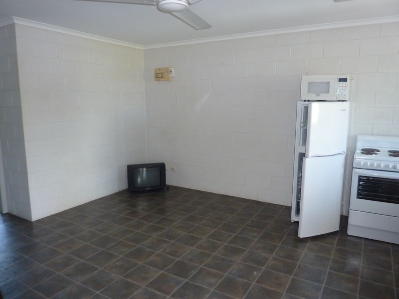 5/239 Lyons Street, Westcourt QLD 4870