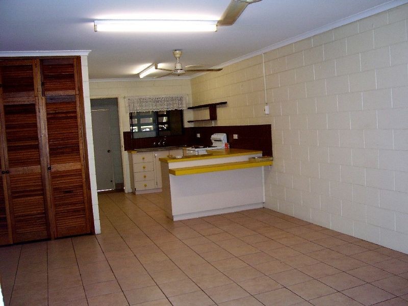 2/2 Mimosa Street, Holloways Beach QLD 4878