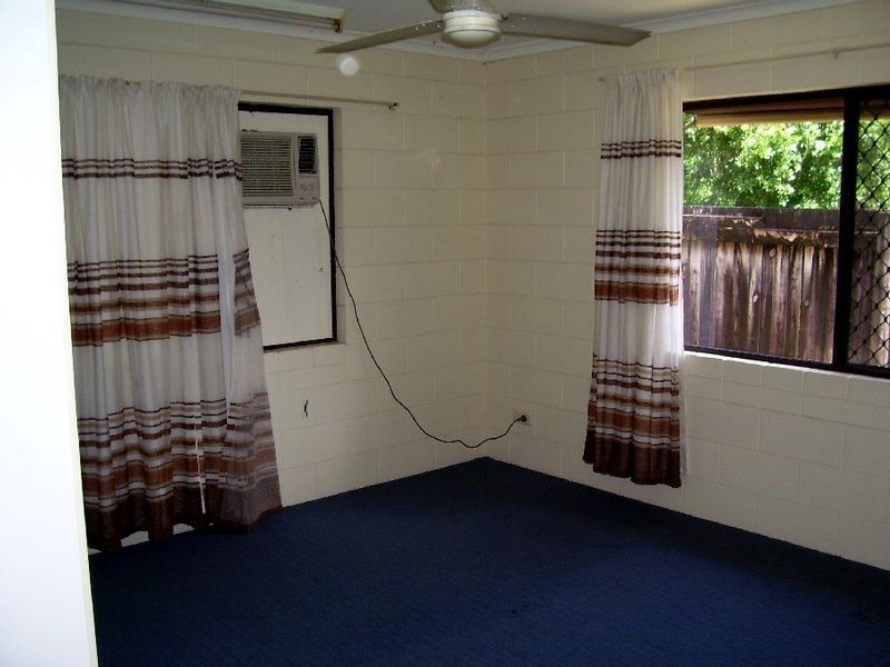 2/2 Mimosa Street, Holloways Beach QLD 4878