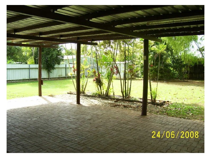 16 Universal Close, White Rock QLD 4868