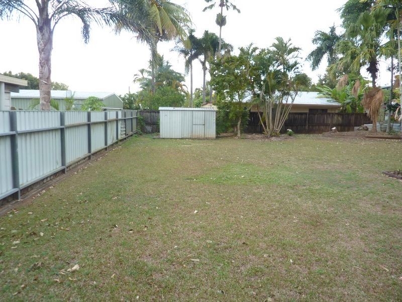 16 Universal Close, White Rock QLD 4868