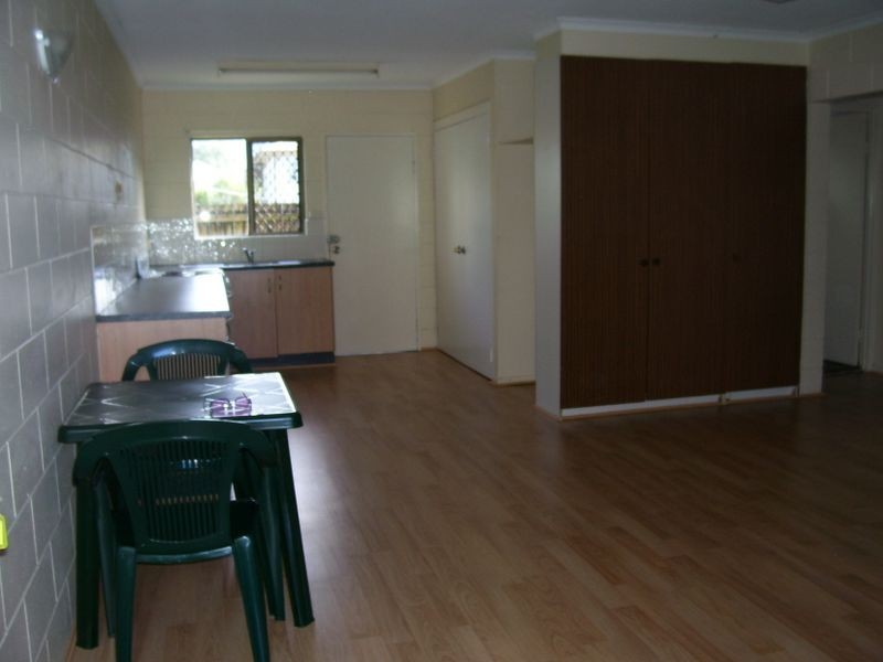 4/15-17 Earl Street, Westcourt QLD 4870