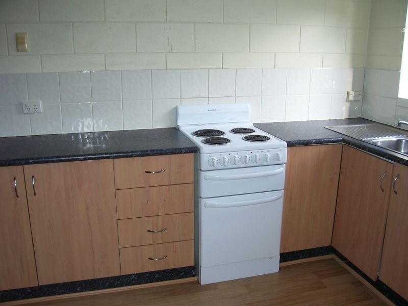 4/15-17 Earl Street, Westcourt QLD 4870