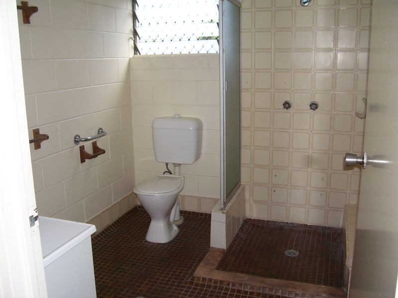 4/15-17 Earl Street, Westcourt QLD 4870