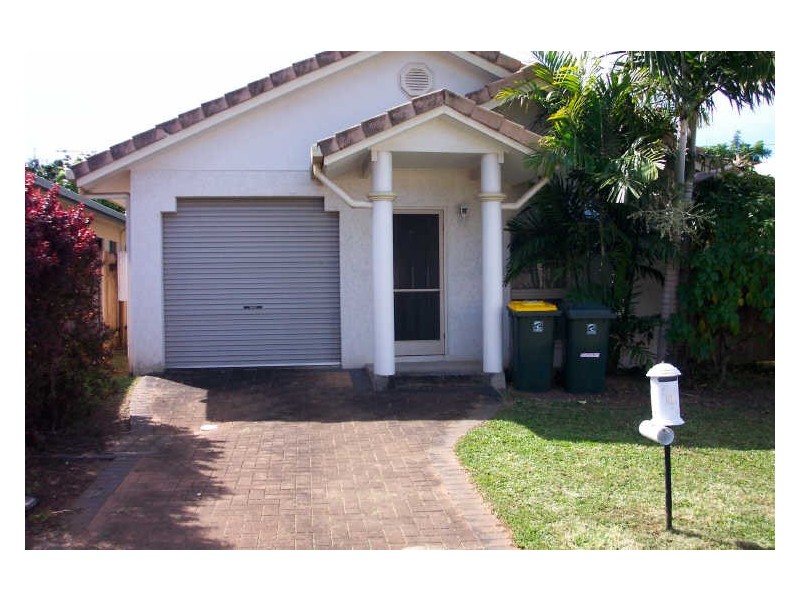 20 Silky Oak Coart, Mooroobool QLD 4870