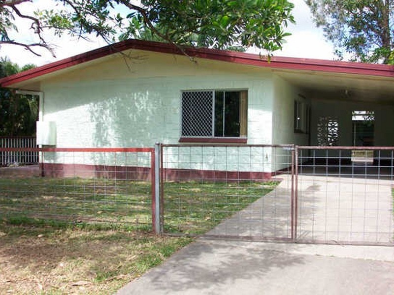 8 Lavender Street, Mooroobool QLD 4870