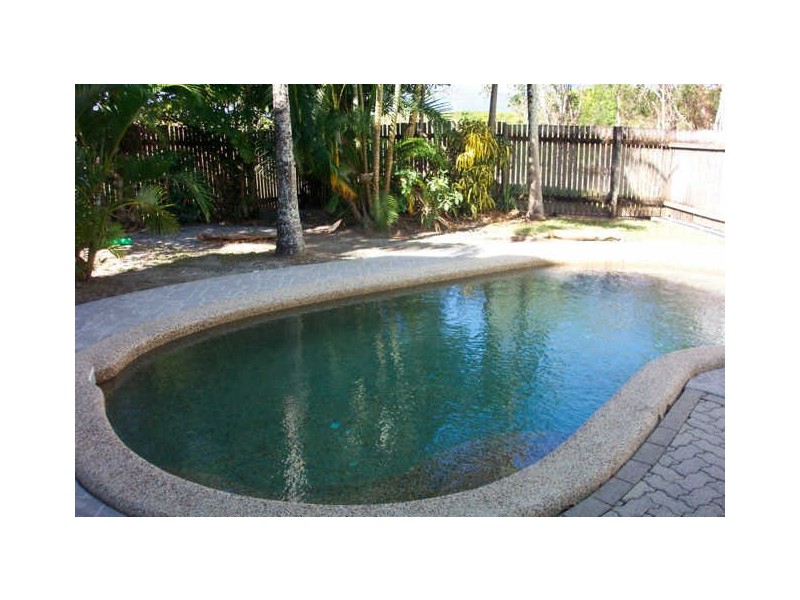 7/4 Atlantic Close, White Rock QLD 4868