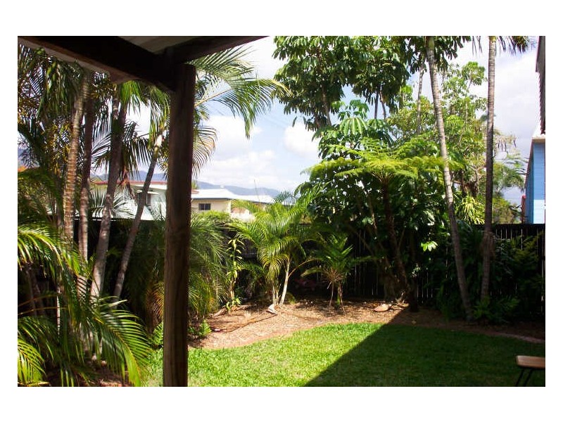 4/10 Curtin Street, Westcourt QLD 4870