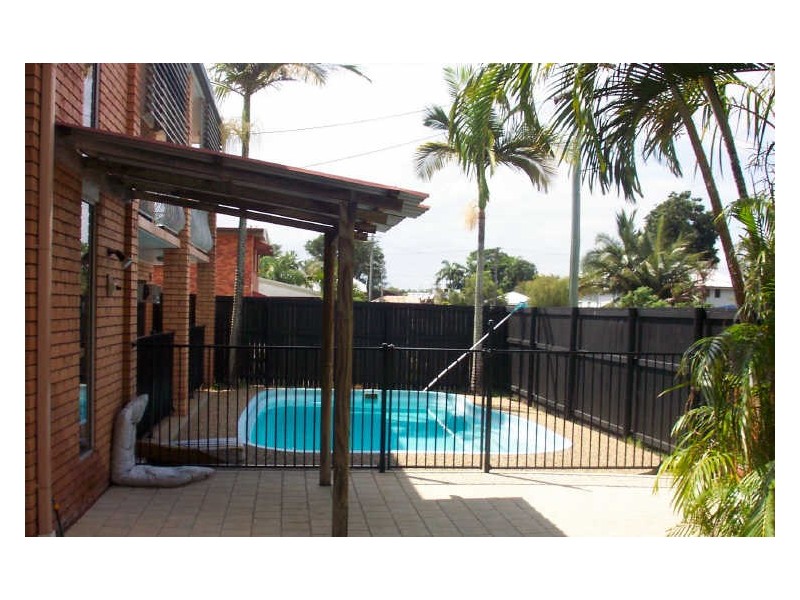 4/10 Curtin Street, Westcourt QLD 4870