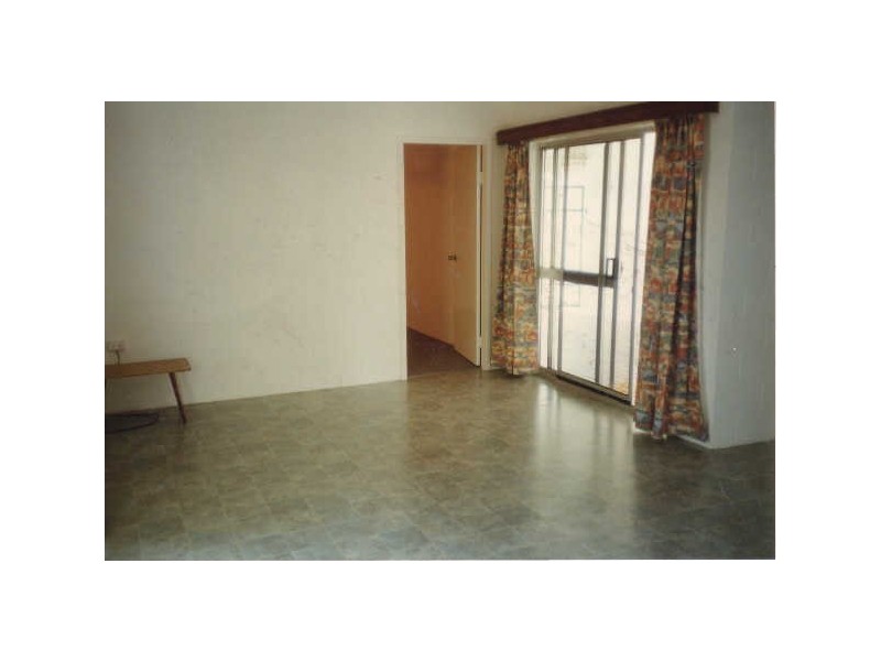 2/8 Kambara Street, White Rock QLD 4868