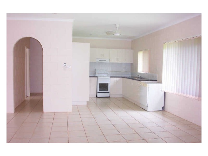9 Royal Saxon Close, Mount Sheridan QLD 4868