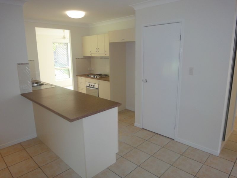 17 Elphinstone Street, Kanimbla QLD 4870