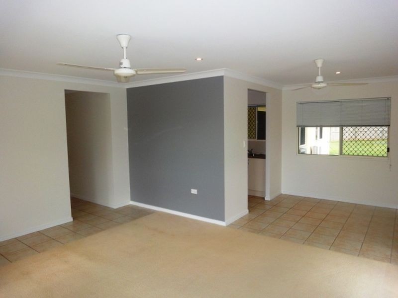 17 Elphinstone Street, Kanimbla QLD 4870