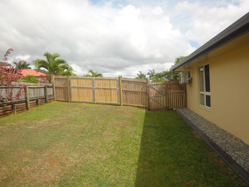 17 Elphinstone Street, Kanimbla QLD 4870