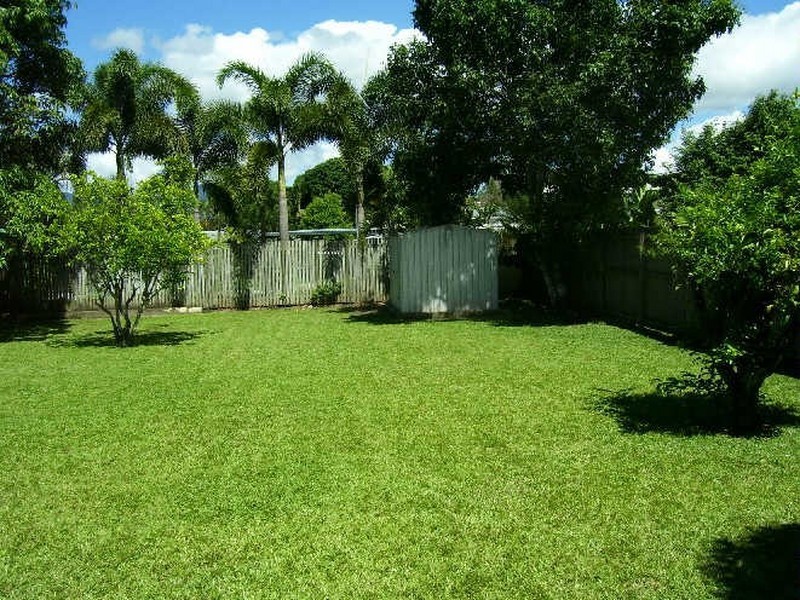 6 Iluka Close, White Rock QLD 4868