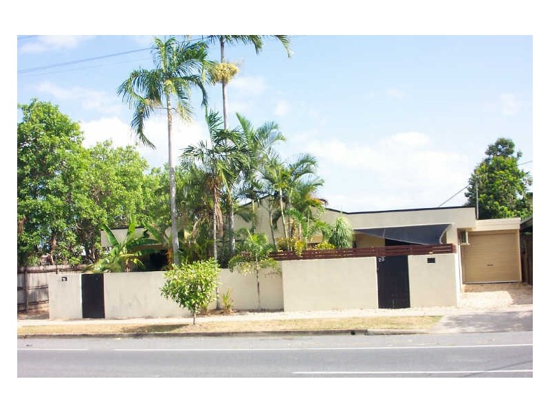 2/3 Balaclava Rd, Earlville QLD 4870