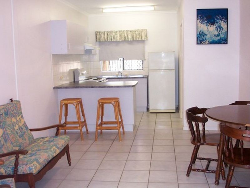 2/9 Balaclava Road, Earlville QLD 4870