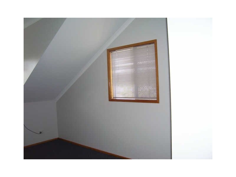12/464 Mccoombe Street, Mooroobool QLD 4870