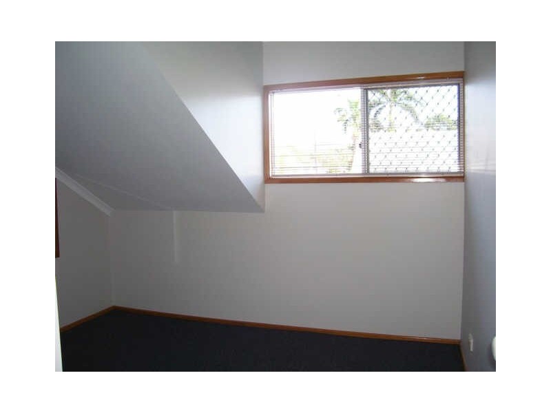 12/464 Mccoombe Street, Mooroobool QLD 4870