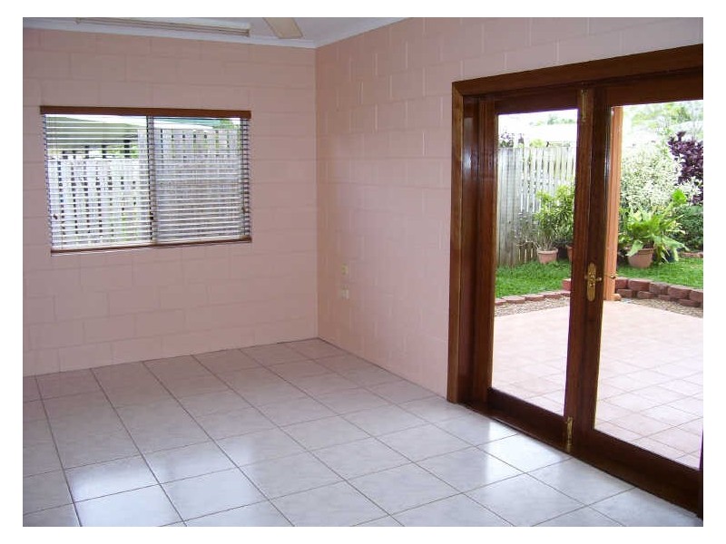15 Bee Close, Bentley Park QLD 4869