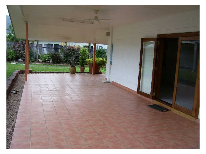 15 Bee Close, Bentley Park QLD 4869