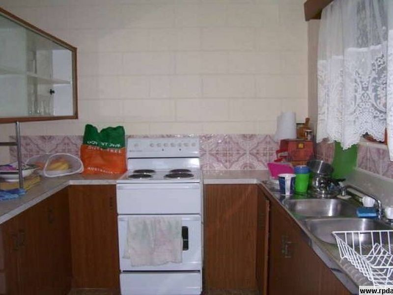 2/448 Mccoombe Street, Mooroobool QLD 4870