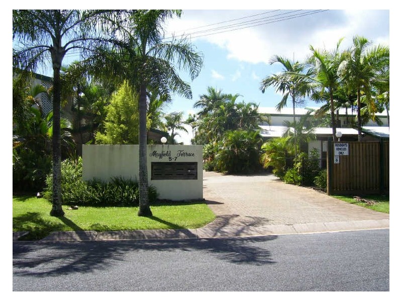 2/5-7 Mintaro Crescent, Woree QLD 4868