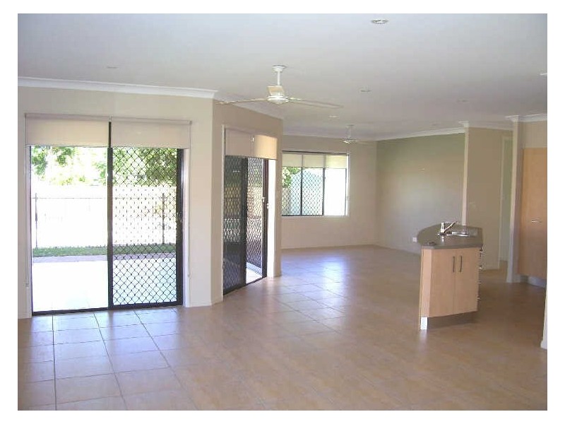 71 Fitzmaurice Drive, Bentley Park QLD 4869